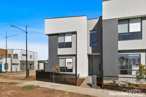 Property photo of 16 Cupola Walk Truganina VIC 3029