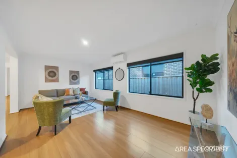 Property photo of 15 Hourigan Way Werribee VIC 3030