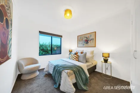 Property photo of 15 Hourigan Way Werribee VIC 3030