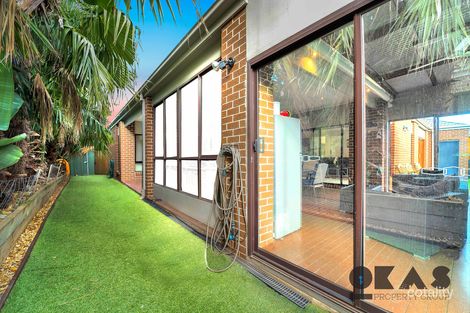 Property photo of 7 Pepper Tree Court Caroline Springs VIC 3023