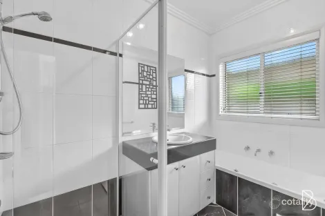 Property photo of 118 William Webb Drive Evatt ACT 2617