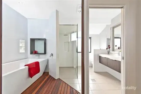 Property photo of 21 Hilltop Crescent Surf Beach NSW 2536