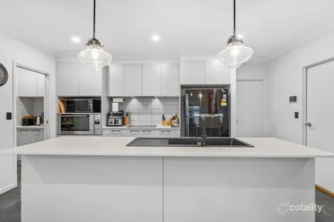 Property photo of 36 Barcoo Drive Plainland QLD 4341