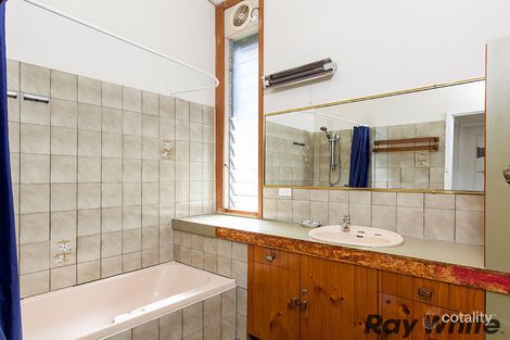 162 Plucks Rd, Arana Hills, QLD 4054