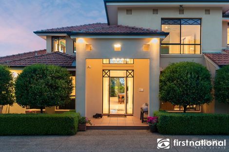 Property photo of 6 Farm Lane Berwick VIC 3806