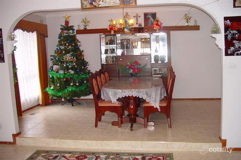 Property photo of 19 Fairfax Circuit Albanvale VIC 3021