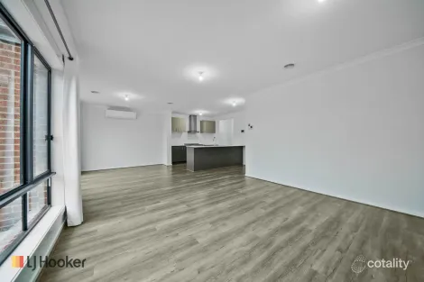 Property photo of 21 Rochford Drive Donnybrook VIC 3064