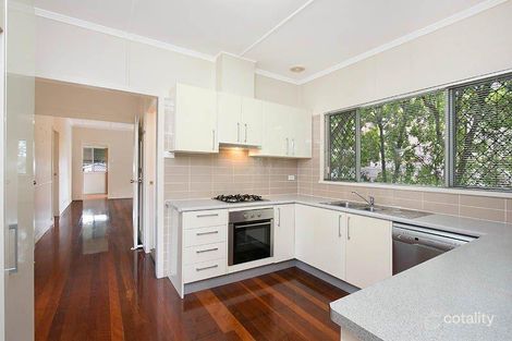 100 Henry St, Greenslopes, QLD 4120