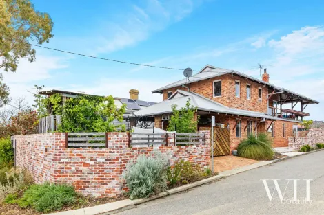 13 Yilgarn St, White Gum Valley, WA 6162