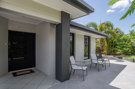 Property photo of 1 Sandy View Drive Nikenbah QLD 4655