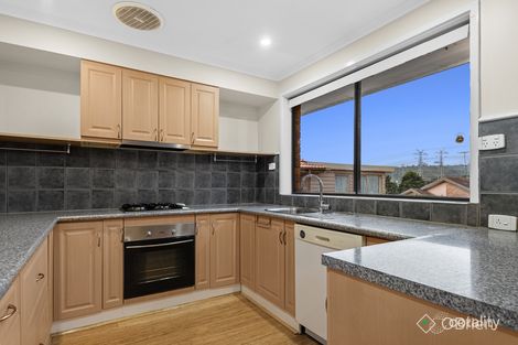 Property photo of 18 Struan Avenue Endeavour Hills VIC 3802