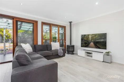 Property photo of 18 Viola Place Heathcote NSW 2233