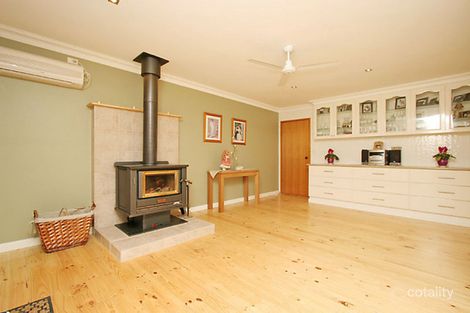 Property photo of 20 Demaine Crescent Fadden ACT 2904