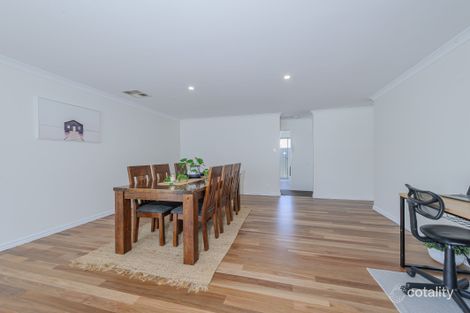 Property photo of 33 Ballybofey Loop Bullsbrook WA 6084