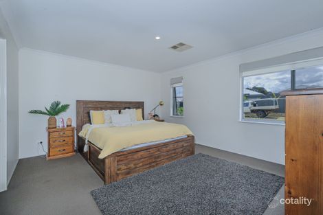 Property photo of 33 Ballybofey Loop Bullsbrook WA 6084