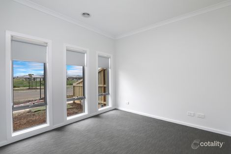 Property photo of 25 Dandelion Crescent Rockbank VIC 3335