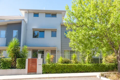 Property photo of 1/20 Clare Burton Crescent Franklin ACT 2913