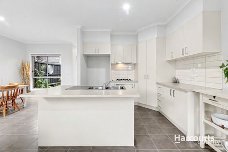 Property photo of 5 Carabott Place Berwick VIC 3806
