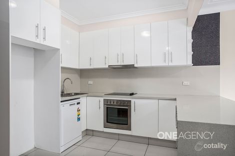 Property photo of 2/6 Buckle Crescent West Wollongong NSW 2500
