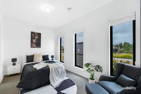 Property photo of 23 Fox Walk Truganina VIC 3029