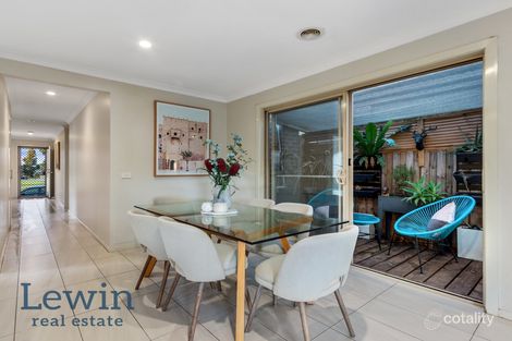 Property photo of 17 Brolin Terrace Cranbourne North VIC 3977