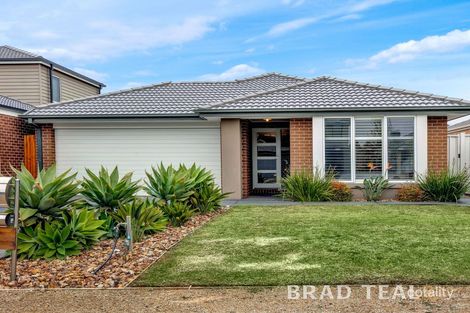 Property photo of 15 Devonport Court Taylors Hill VIC 3037