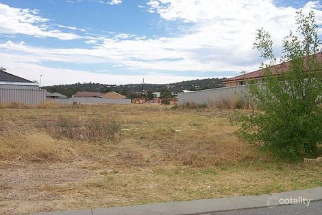 8 Higgs Ct, Brookdale, WA 6112