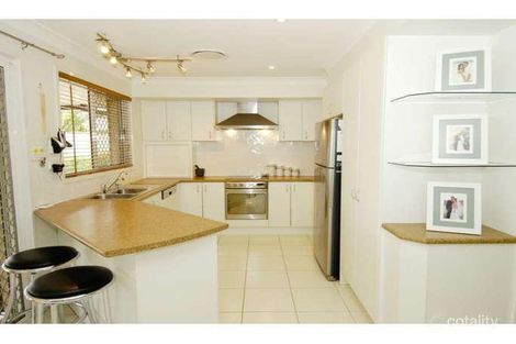 Property photo of 11 Berwick Court Arundel QLD 4214
