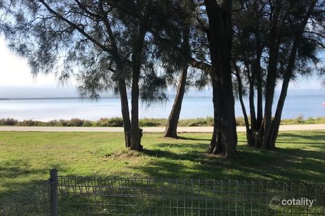 15 The Esplanade, Oak Flats, NSW 2529