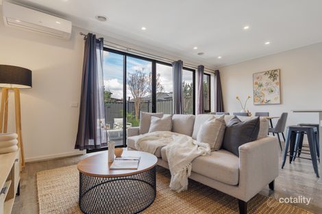 Property photo of 22 Ardour Grove Craigieburn VIC 3064
