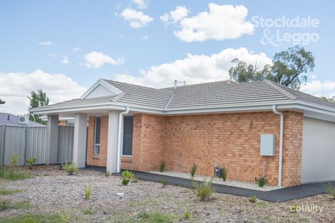 Property photo of 15 Brookfields Mews Lavington NSW 2641