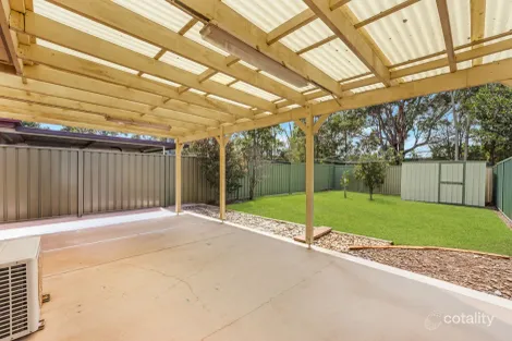 Property photo of 52 Oswald Crescent Rosemeadow NSW 2560