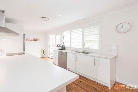 Property photo of 4 Strathmore Road Caves Beach NSW 2281