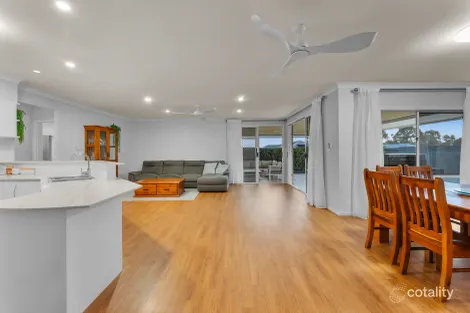 Property photo of 21 Hillcrest Court Murrumba Downs QLD 4503