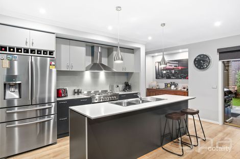 Property photo of 10 Auburn Drive Fraser Rise VIC 3336