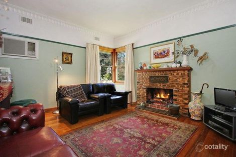 Property photo of 2 Emerald Street Ringwood VIC 3134