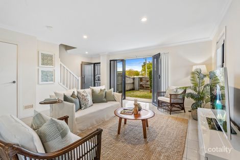Property photo of 2/15 Kent Street Coorparoo QLD 4151