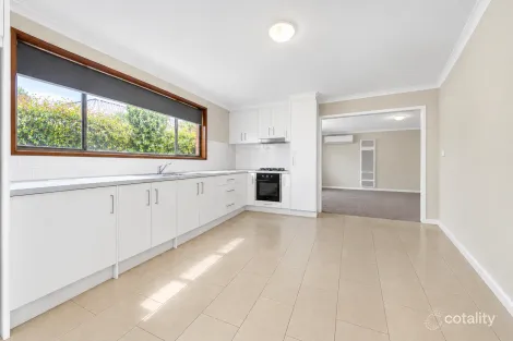 Property photo of 2/11 Aranda Place Epping VIC 3076
