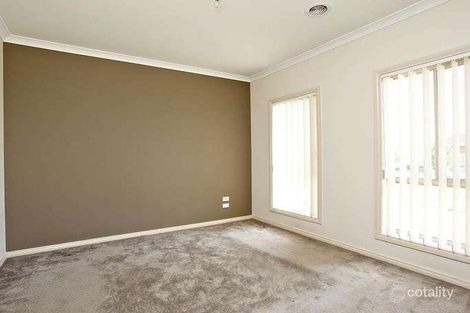 Property photo of 14 Harrow Place Truganina VIC 3029