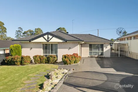 Property photo of 9 Baynton Place St Helens Park NSW 2560