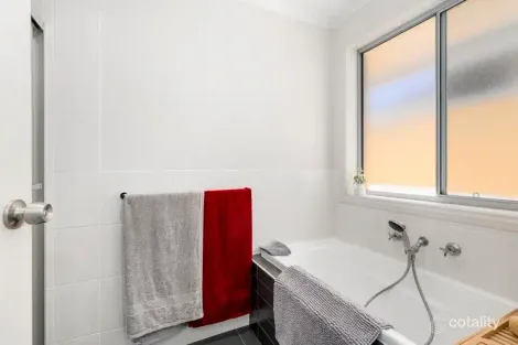 Property photo of 49 Janine Drive Burton SA 5110