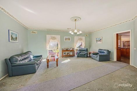 Property photo of 8 Kyneton Circuit Caroline Springs VIC 3023