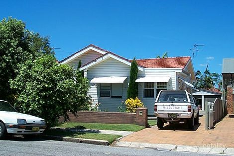 11 Corona St, Hamilton East, NSW 2303