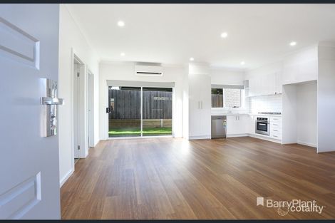 Property photo of 2/21 Sunset Boulevard Jacana VIC 3047