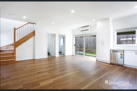 Property photo of 2/21 Sunset Boulevard Jacana VIC 3047
