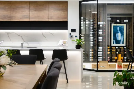 Property photo of 2327 Cressbrook Drive Hope Island QLD 4212