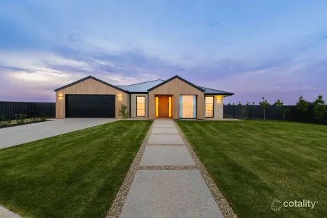 13 Largo Dr, Nichols Point, VIC 3501