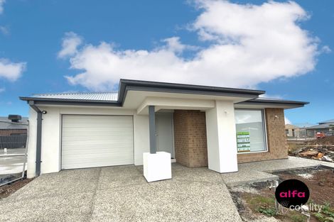 76 Bluebottle Pde, Rockbank, VIC 3335