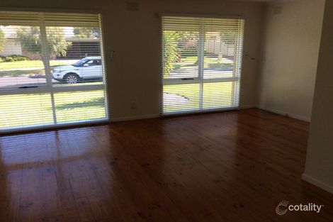 Property photo of 25 The Circuit Gladstone Park VIC 3043