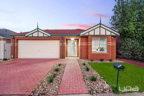 Property photo of 4 Lake Eyre Place Caroline Springs VIC 3023